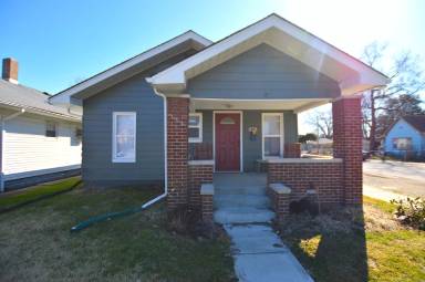 Main picture of 1609 Iowa St