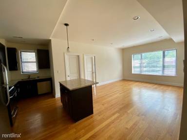 Main picture of 7601 N Sheridan Rd