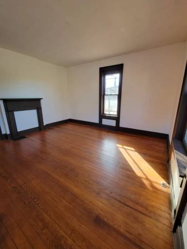Main picture of 827 1/2 N Oakland St