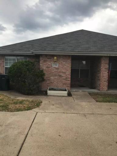 Main picture of 2312 Pheasant Ln