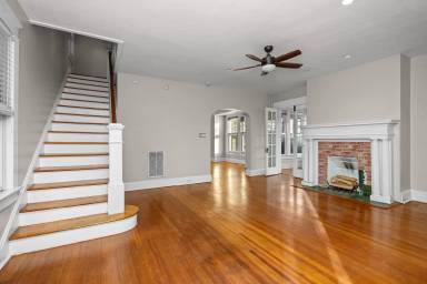Main picture of 4600 Colonial Ave