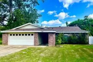 Main picture of 140 Whispering Pines Loop