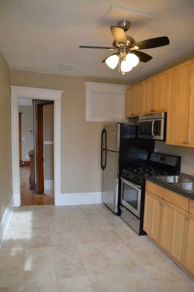 Main picture of 717 W 28th St