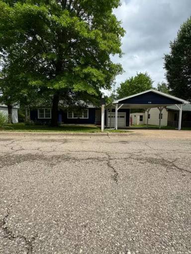 Main picture of 518 Eiserman Ave