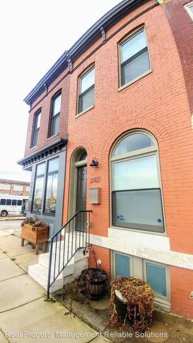 Main picture of 2403 E Eager St