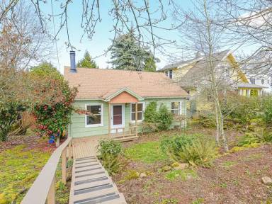 Main picture of 2213 SW Idaho St