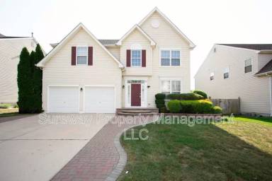 Main picture of 68 Stoneham Dr