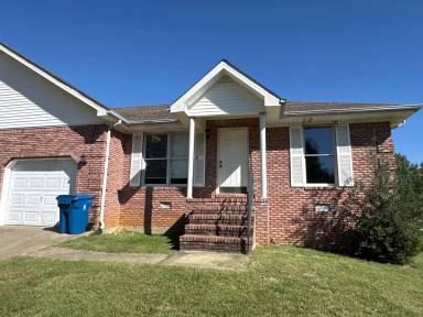 Main picture of 1402 Valleywood Dr