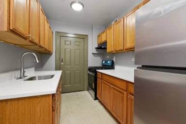Main picture of 4737 W 65th St