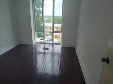Main picture of 5715 N Kings Hwy