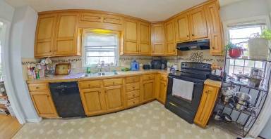 Main picture of 630 Bertrand St