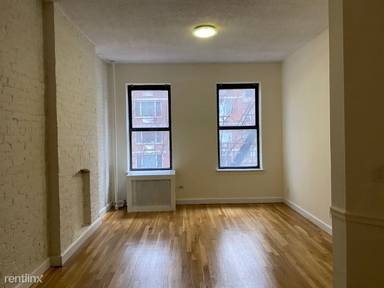 Main picture of 137 W 67th St