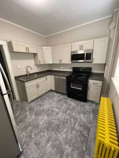 Main picture of 1509 E Superior St