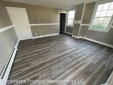 Main picture of 100 Green St