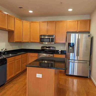 Main picture of 7104 W Friendly Ave