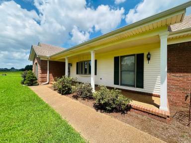 Main picture of 3360 Tomlin Rd