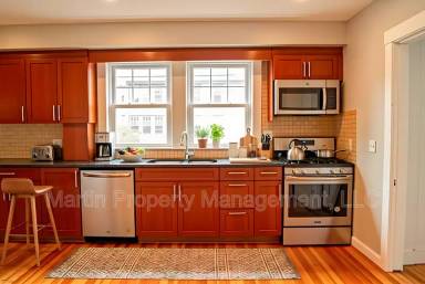 Main picture of 45 Lyman St