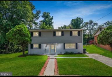 Main picture of 9802 Cherry Tree Ln