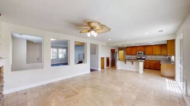 Main picture of 1639 Sparrow Pt