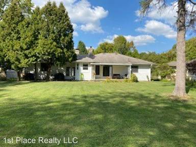 Main picture of 279 Village Dr