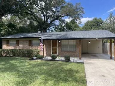 Main picture of 371 W Holly Dr