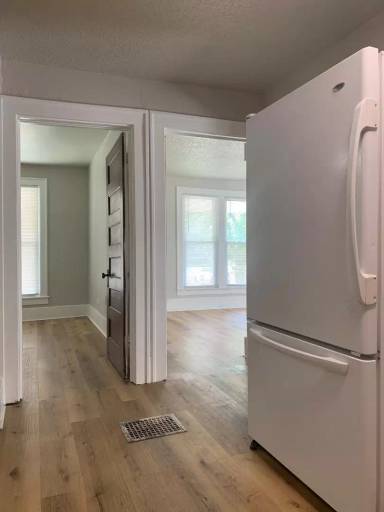 Main picture of 804 W Ashland Ave
