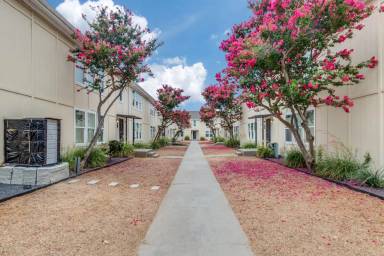 Main picture of 4619 Ross Ave