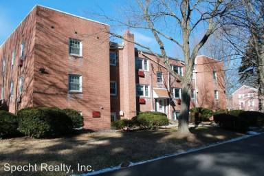 Main picture of 926 Warren St