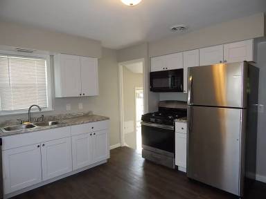 Main picture of 16009 Mendota Ave