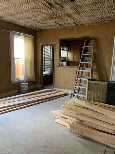 Main picture of 318 Howard Ave