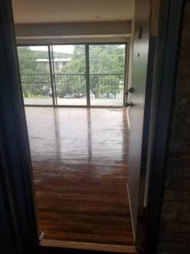 Main picture of 7611 Fontainebleau Dr