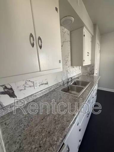 Main picture of 3025 Windsor Ave
