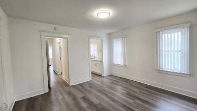 Main picture of 415 W Pine St