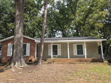 Main picture of 841 Carrington Dr