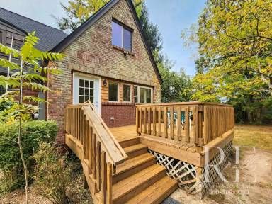 Main picture of 9051 Sunset Ln NW