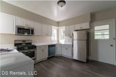 Main picture of 1638 Waterloo Rd