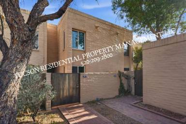 Main picture of 2824 E Sierra Vista Rd