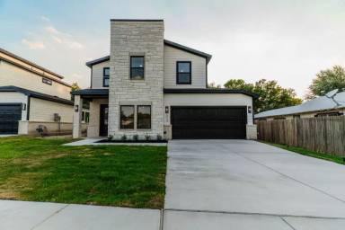 Main picture of 309 Donald St