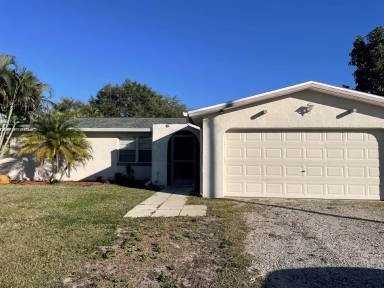 Main picture of 521 SW 26th St