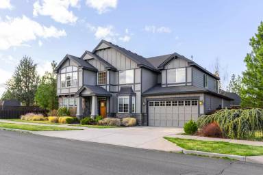 Main picture of 19590 Hollygrape St