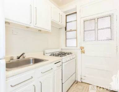 Main picture of 620-28 W Barry Ave