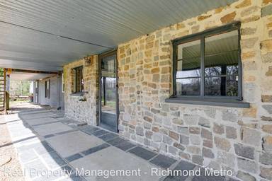 Main picture of 4262 Reservoir Ln