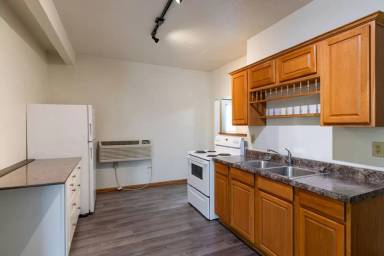 Main picture of 902 Avon St