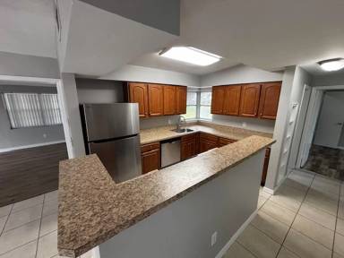 Main picture of 1463 Renton St