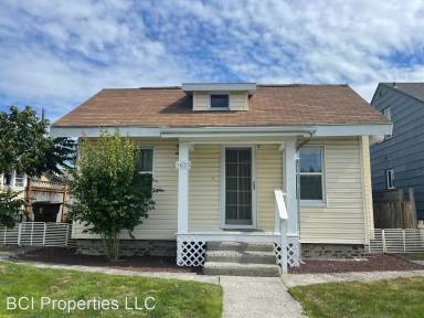 Main picture of 5635 S Thompson Ave