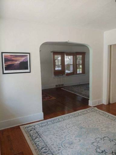 Main picture of 806 Smith Ave