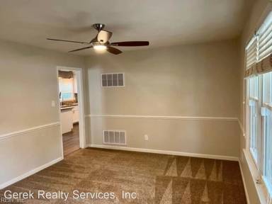 Main picture of 828 Moffat Ln