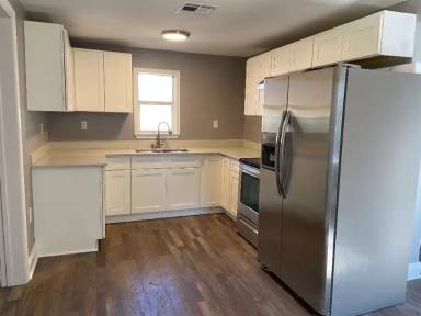 Main picture of 516 Magellan St