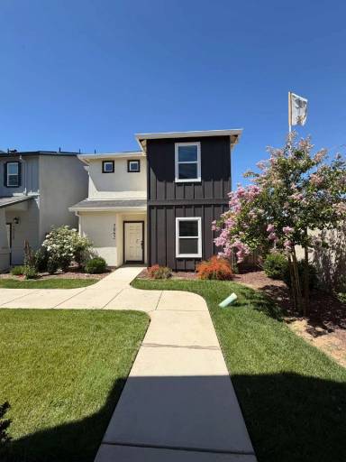 Main picture of 5062 Palisade Ave