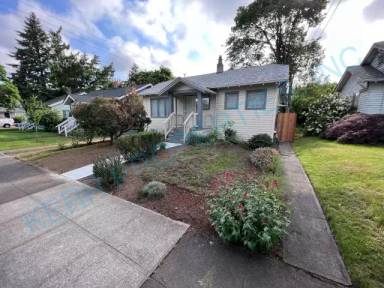 Main picture of 1420 NE 53rd Ave